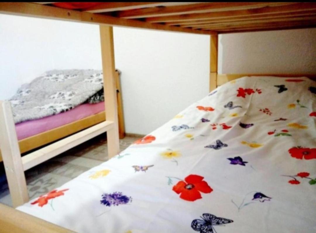 Bus Station Hostel Peje Eksteriør bilde